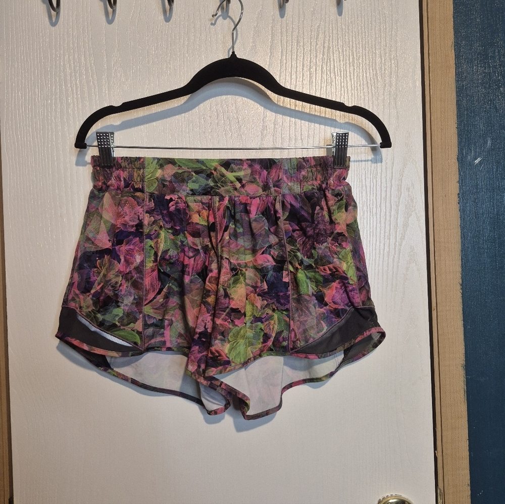 Lululemon Hotty Hot High-Rise Lined Short